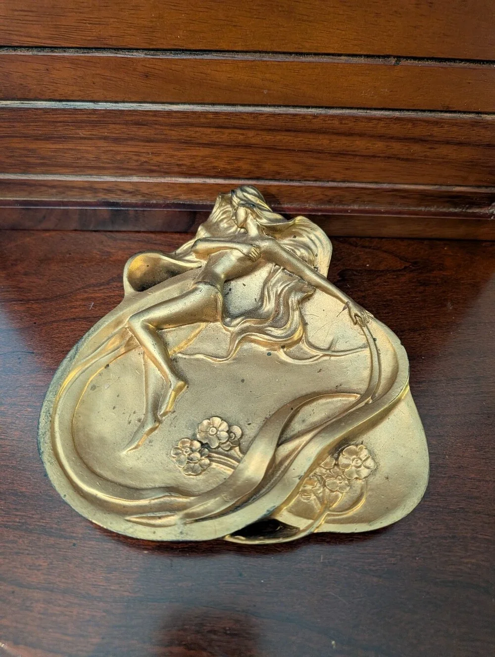 N/A elegant gold